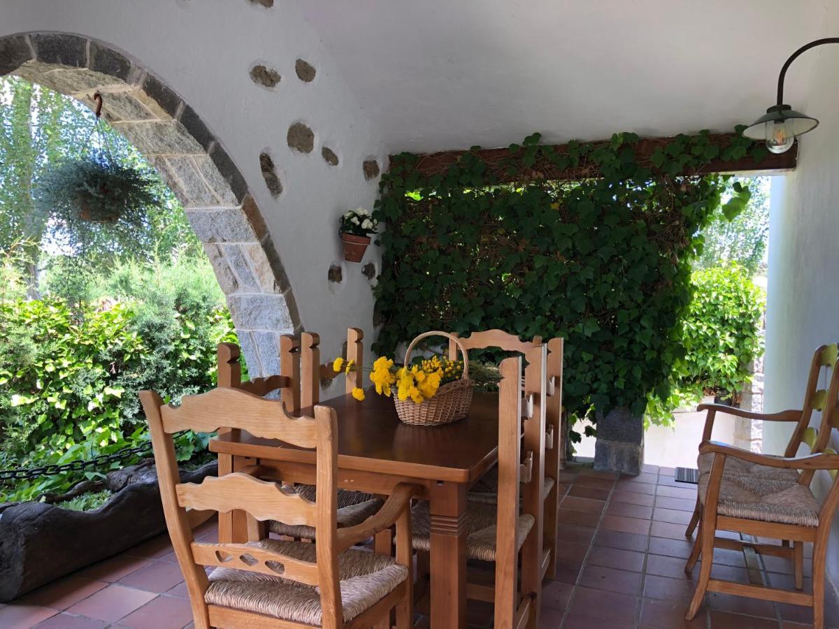 Villa Aurelia - Casa De Campo Con Jardin Y Piscina Entre Madrid Y Segovia Ortigosa del Monte Luaran gambar