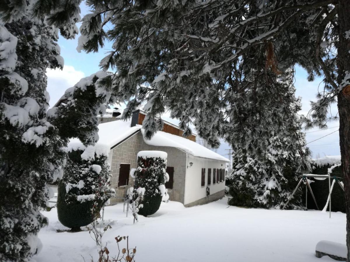 Villa Aurelia - Casa De Campo Con Jardin Y Piscina Entre Madrid Y Segovia Ortigosa del Monte Luaran gambar